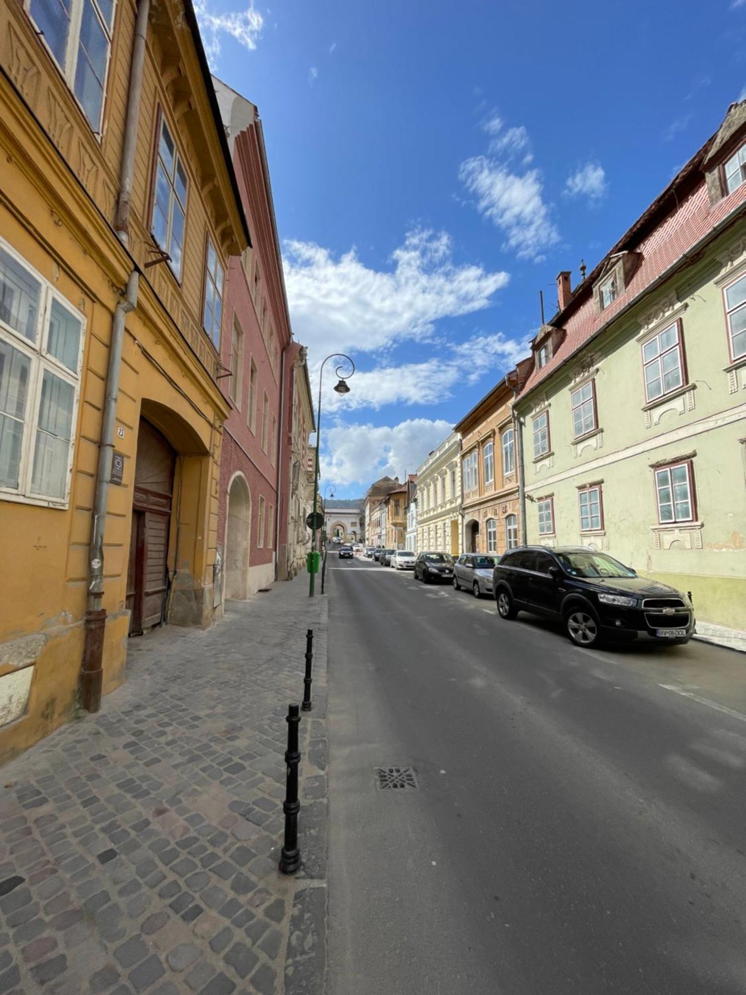 Cosy Home In The Heart Of Old Брашов Экстерьер фото
